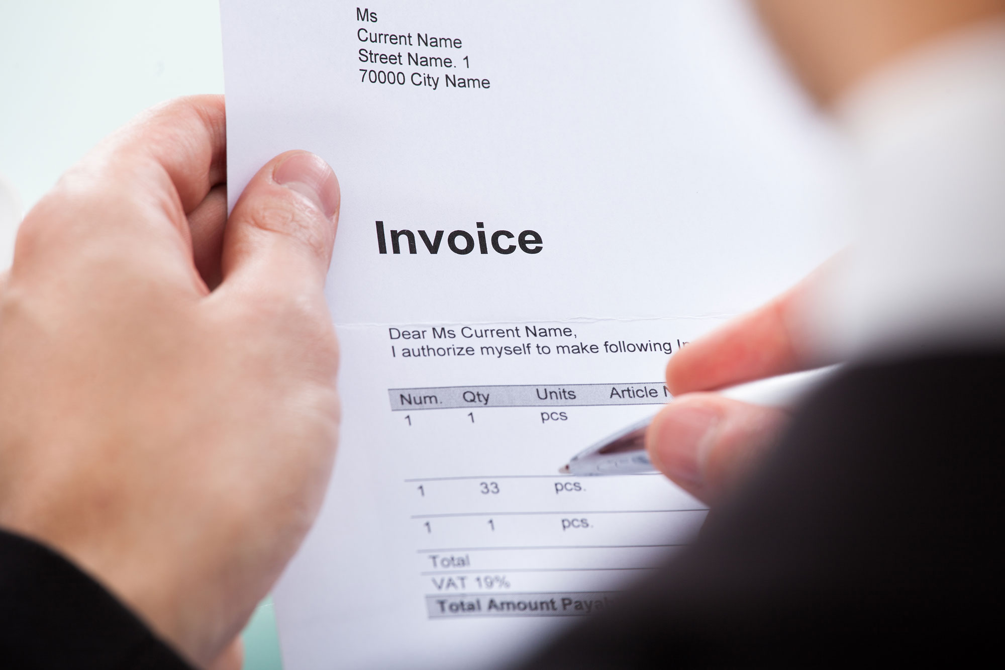 When to issue an invoice? (15)